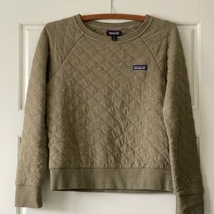 Quilted olive Patagonia pullover